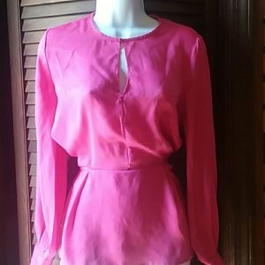 Pretty in Pink! 💖 Satiny Hot Pink Blouse